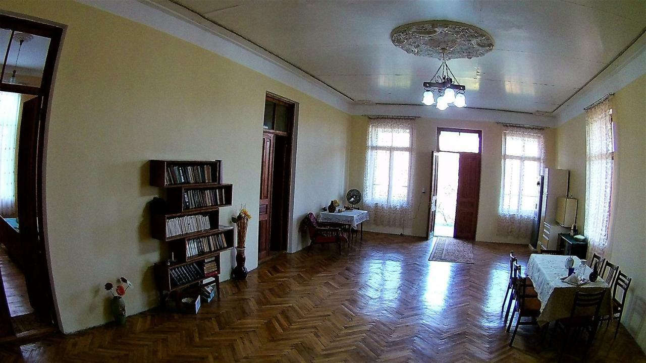 Surmava Palace مارتيفيلي المظهر الخارجي الصورة